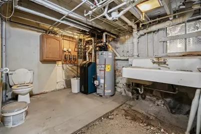 34 Putnam St, Somerville, MA 02143 - Photo 32