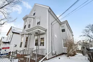 34 Putnam St, Somerville, MA 02143 - Photo 2