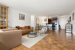 8 Whittier Pl, Boston, MA 02114 - Photo 8