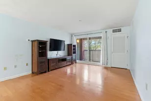 22 Railroad St, Andover, MA 01810 - Photo 12