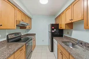 22 Railroad St, Andover, MA 01810 - Photo 8