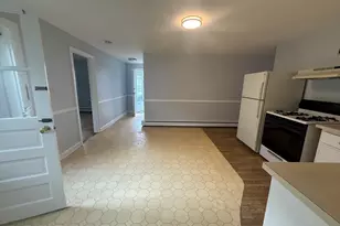 102 Central St, Waltham, MA 02453 - Photo 2