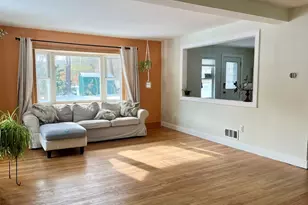 19 Arnold Rd, Sturbridge, MA 01518 - Photo 4