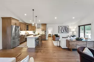 46 Sandwich Rd, Plymouth, MA 02360 - Photo 2