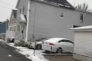 11 Cottage St, Lowell, MA 01852 - Photo 2