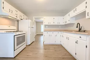 25 Kinsley St, Nashua, NH 03060 - Photo 2