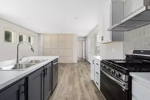 460 Collins St, Attleboro, MA 02703 - Photo 14