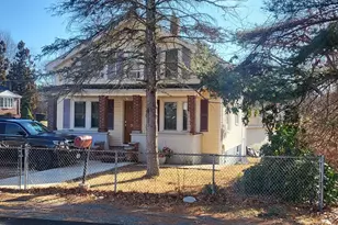 438 School St, Stoughton, MA 02072 - Photo 2