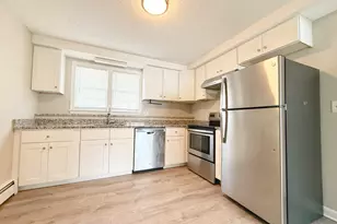 5 Meisner Cir, Salem, NH 03079 - Photo 2