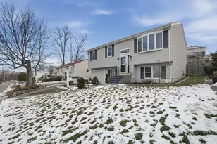 33 Warner St, Fall River, MA 02720 - Photo 2