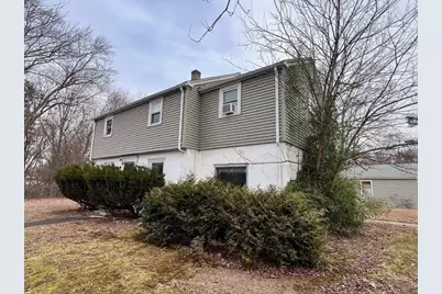 856 Newport, Attleboro, MA 02703 - Photo 6