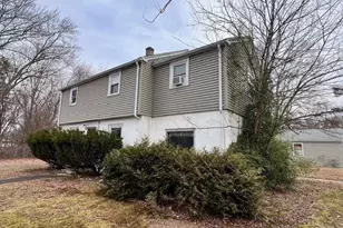856 Newport, Attleboro, MA 02703 - Photo 6