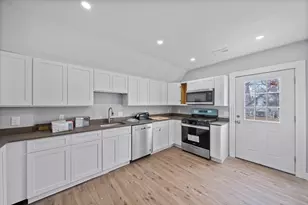 45 Holman St, Attleboro, MA 02703 - Photo 18