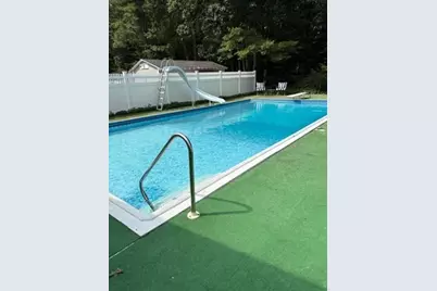 27 Pinecrest Dr, Taunton, MA 02780 - Photo 8