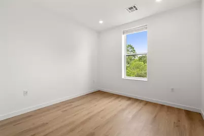 40 Centre St #506, Brookline, MA 02446 - Photo 4