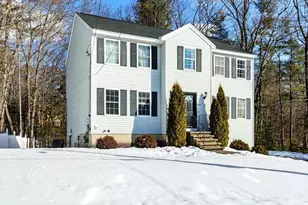 979 Hildreth St, Dracut, MA 01826 - Photo 2