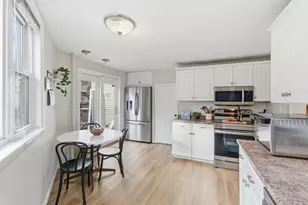 13 Knowlton St, Boston, MA 02127 - Photo 4