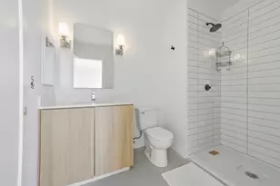 1035 Commonwealth Ave, Boston, MA 02215 - Photo 10