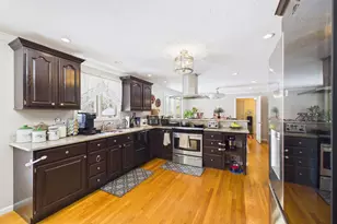 23 Elmwood Dr, Berkley, MA 02779 - Photo 8
