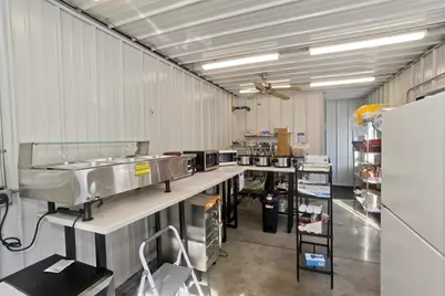 102 Grove St, Chicopee, MA 01020 - Photo 10