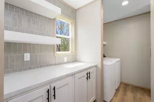 460 Collins St, Attleboro, MA 02703 - Photo 20