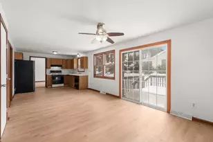 25 Laurelwood Ln, Springfield, MA 01128 - Photo 12