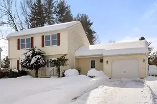 25 Laurelwood Ln, Springfield, MA 01128 - Photo 1