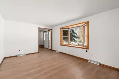 25 Laurelwood Lane, Springfield, MA 01128 - Photo 2