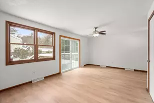 25 Laurelwood Ln, Springfield, MA 01128 - Photo 14