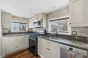 69 Coggeshall St, Dartmouth, MA 02747 - Photo 4