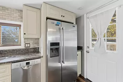 69 Coggeshall St, Dartmouth, MA 02747 - Photo 6