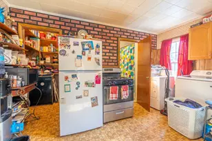 208 Laurel St, Fitchburg, MA 01420 - Photo 26