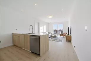 1035 Commonwealth Ave, Boston, MA 02215 - Photo 4