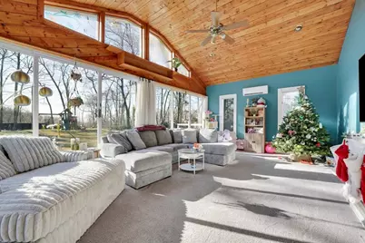 24 Grandview St, South Hadley, MA 01075 - Photo 8