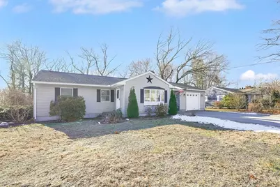 24 Grandview St, South Hadley, MA 01075 - Photo 4