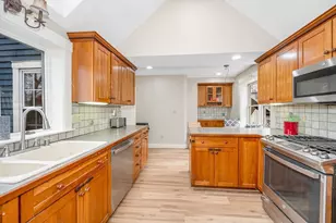 856 Main St, Reading, MA 01867 - Photo 12