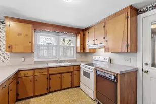 65 Helena St, Leominster, MA 01453 - Photo 10