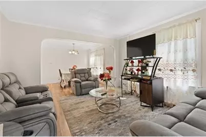 19 Heath St, Everett, MA 02149 - Photo 4