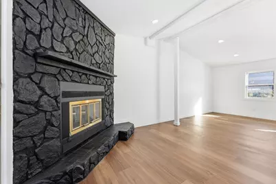 37 Sun Valley Rd, Holyoke, MA 01040 - Photo 14