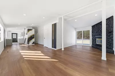 37 Sun Valley Rd, Holyoke, MA 01040 - Photo 4