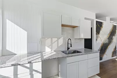 37 Sun Valley Rd, Holyoke, MA 01040 - Photo 8