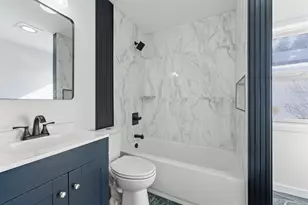 37 Sun Valley Rd, Holyoke, MA 01040 - Photo 12