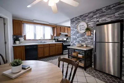 34 Warren St, Taunton, MA 02780 - Photo 2