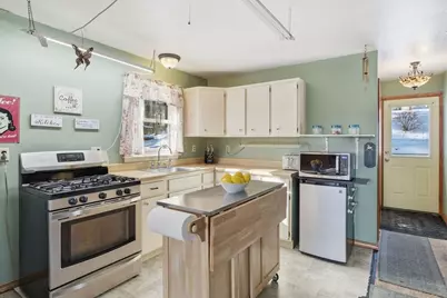 200 Fox Den Rd, Tolland, MA 01034 - Photo 4