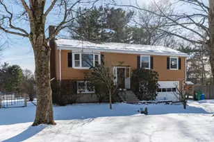 21 Meadowvale Rd, Burlington, MA 01803 - Photo 2