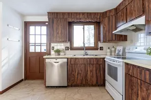 21 Meadowvale Rd, Burlington, MA 01803 - Photo 16