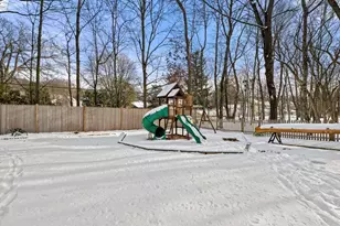 104 Myrtle Ave, Wakefield, MA 01880 - Photo 24