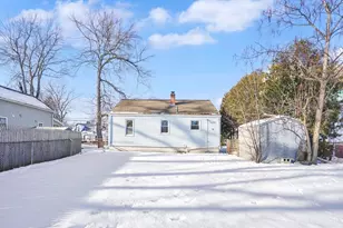 47 Victoria St, Springfield, MA 01104 - Photo 2