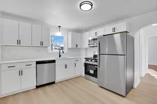 47 Victoria St, Springfield, MA 01104 - Photo 4