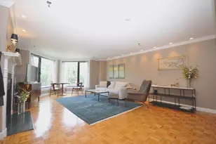 390 Commonwealth Ave, Boston, MA 02215 - Photo 4